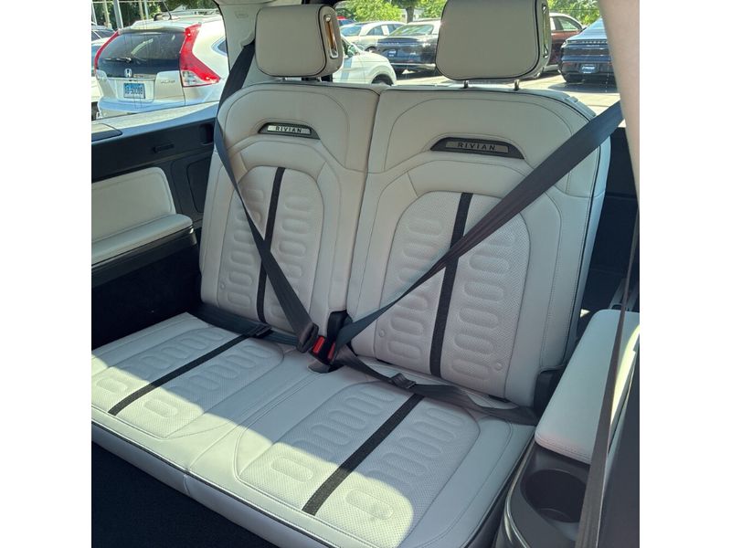 2023 Rivian R1S Adventure - Photo 7
