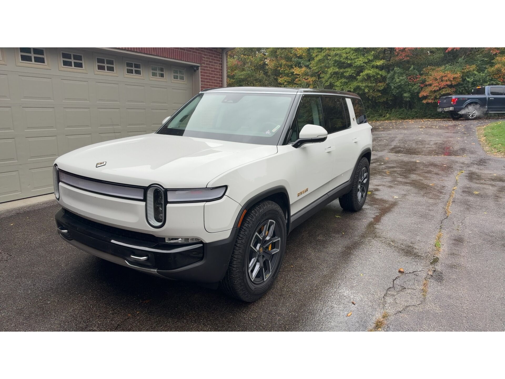 2023 Rivian R1S