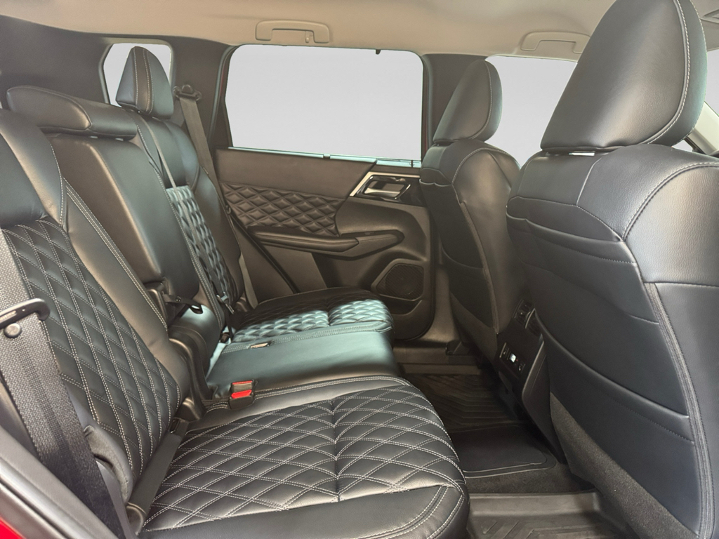 2023 Mitsubishi Outlander Plug-In Hybrid SEL - Photo 22