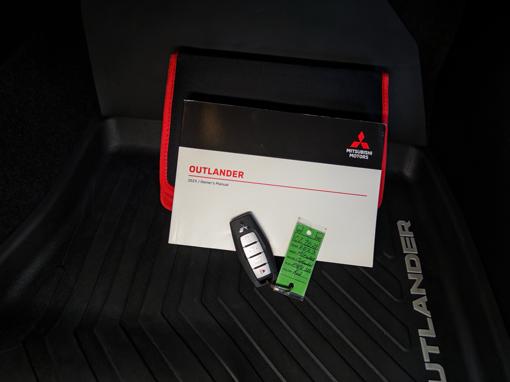 2023 Mitsubishi Outlander Plug-In Hybrid SEL - Photo 24