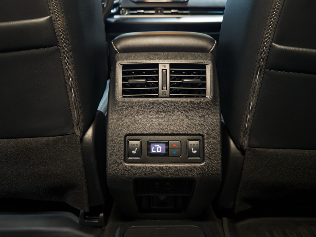 2023 Mitsubishi Outlander Plug-In Hybrid SEL - Photo 18