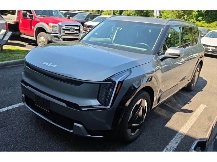 2024 Kia EV9 Land AWD's photo