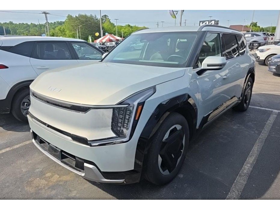 2024 Kia EV9 Land AWD's photo