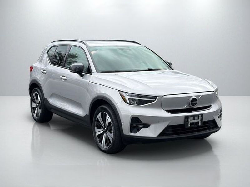 2023 Volvo XC40 Plus