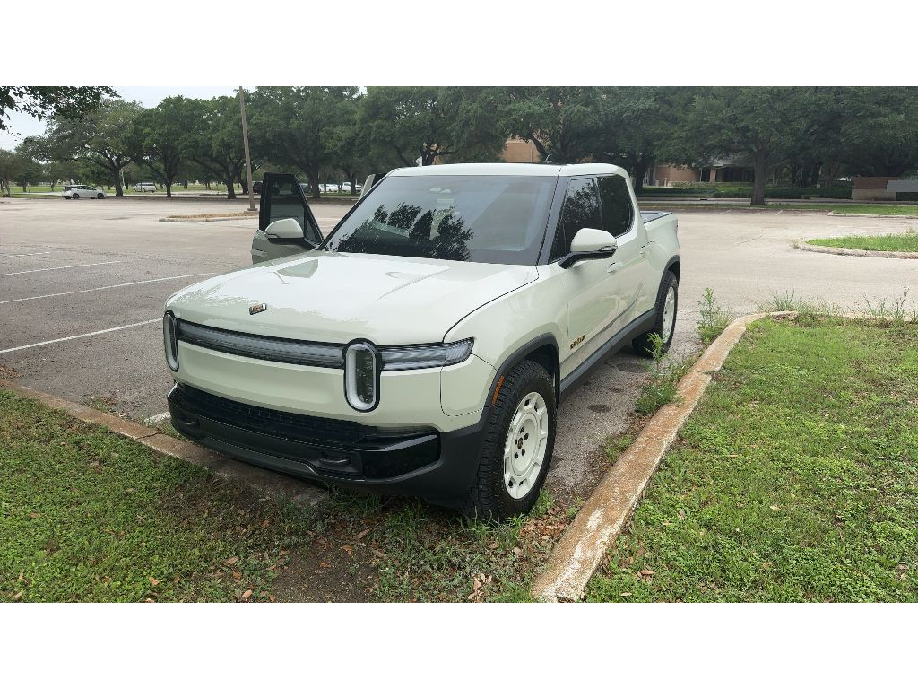 2025 Rivian R1T Ascend Tri Max's photo