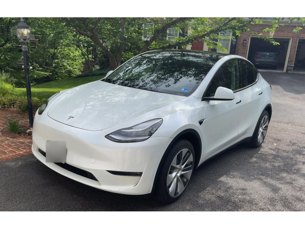 2023 Tesla Model Y's photo