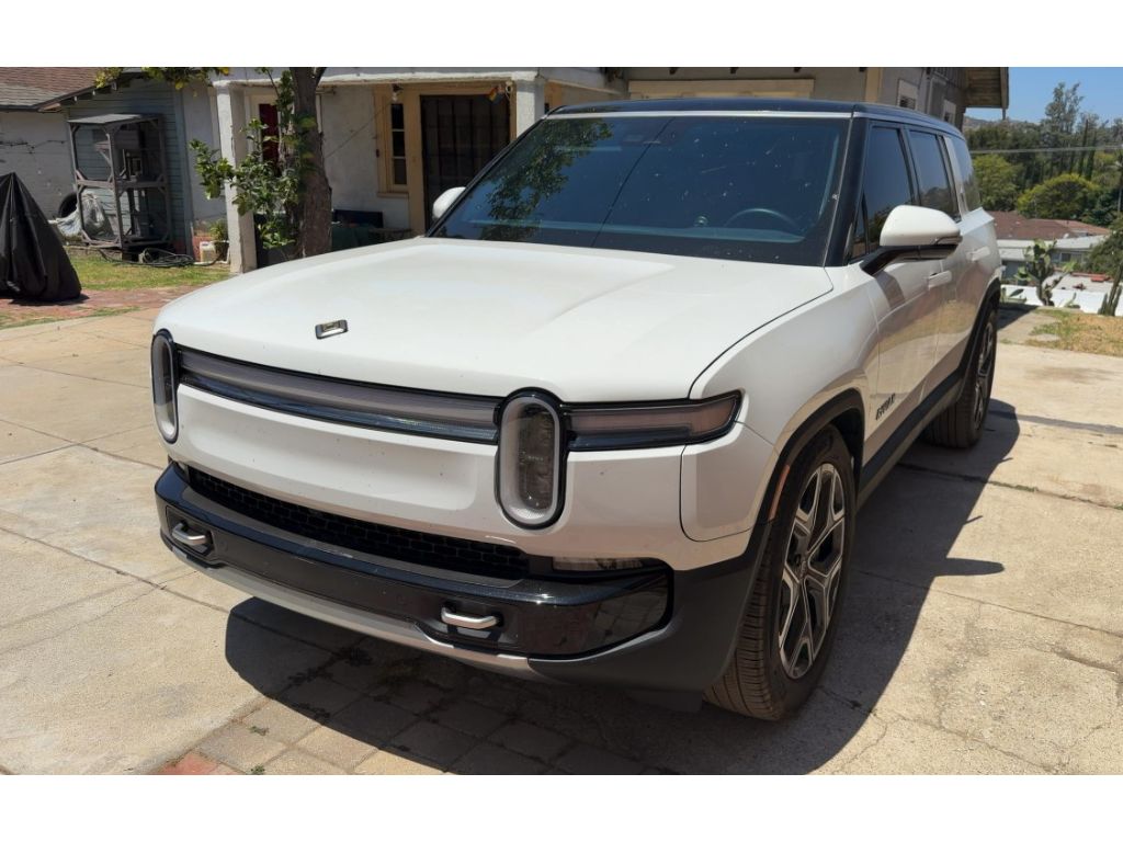 2025 Rivian R1S Adventure Dual Standard's photo
