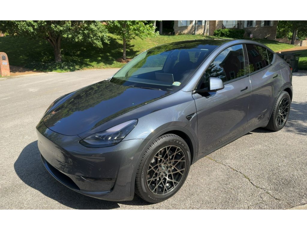 2021 Tesla Model Y's photo
