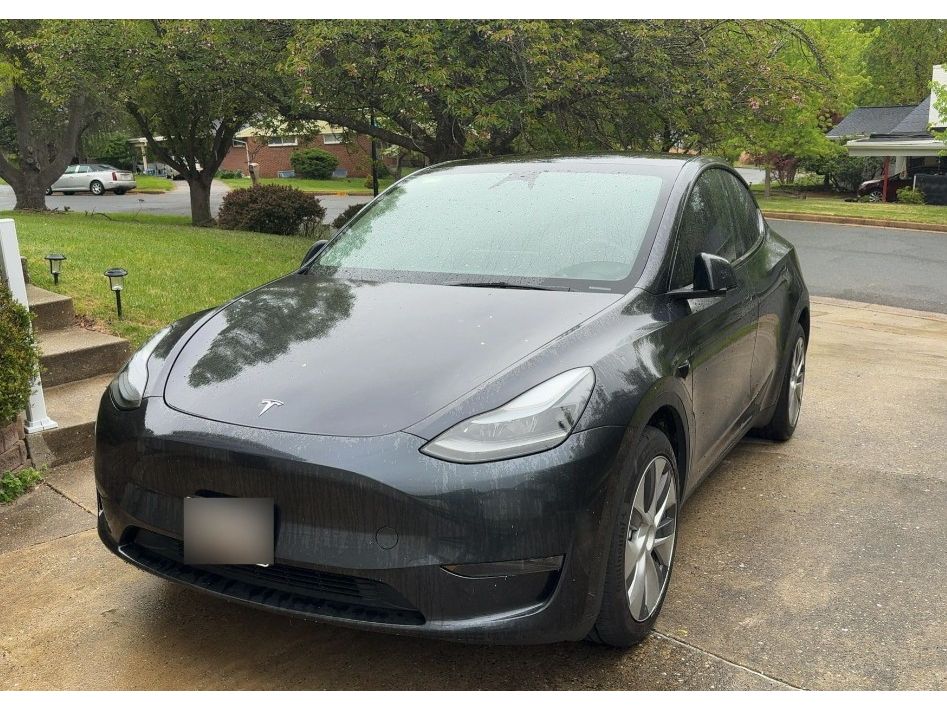 2024 Tesla Model Y Long Range Rear Wheel Drive's photo