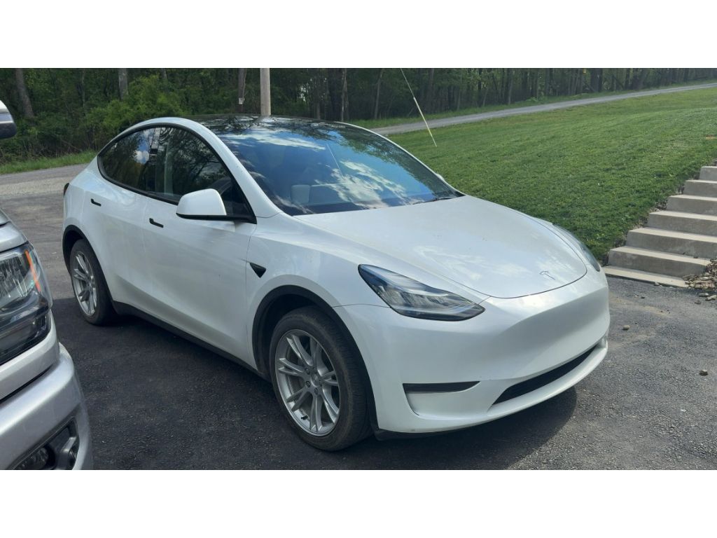 2023 Tesla Model Y Long Range Dual Motor All-Wheel Drive's photo