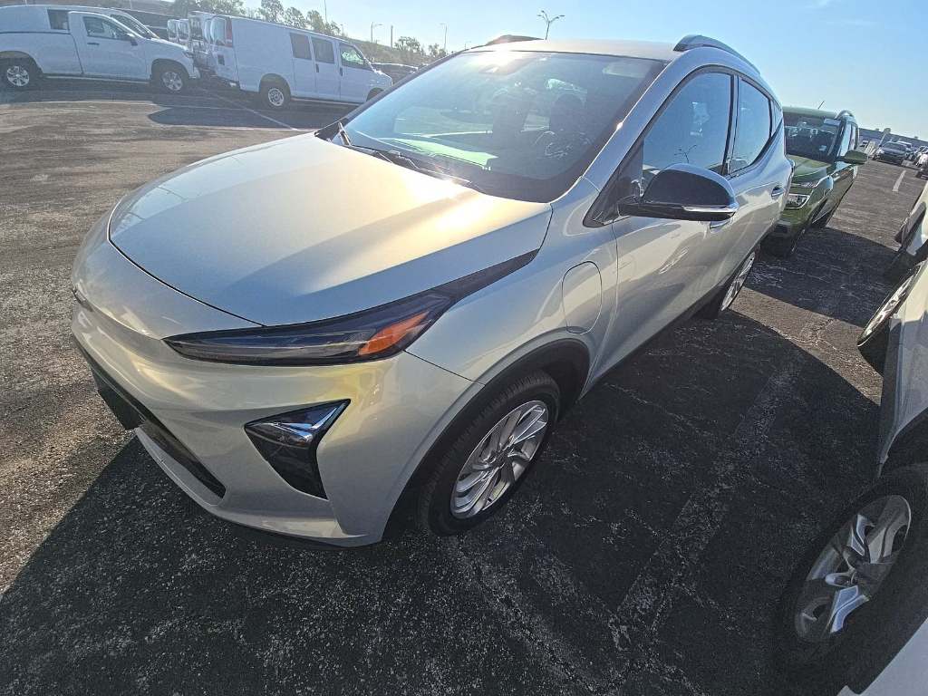 2023 Chevrolet Bolt EUV LT's photo