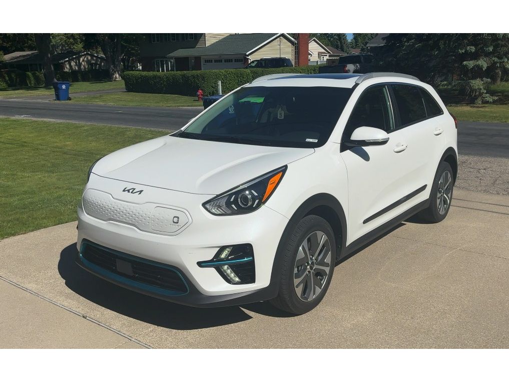 2022 Kia Niro EX Premium EV's photo