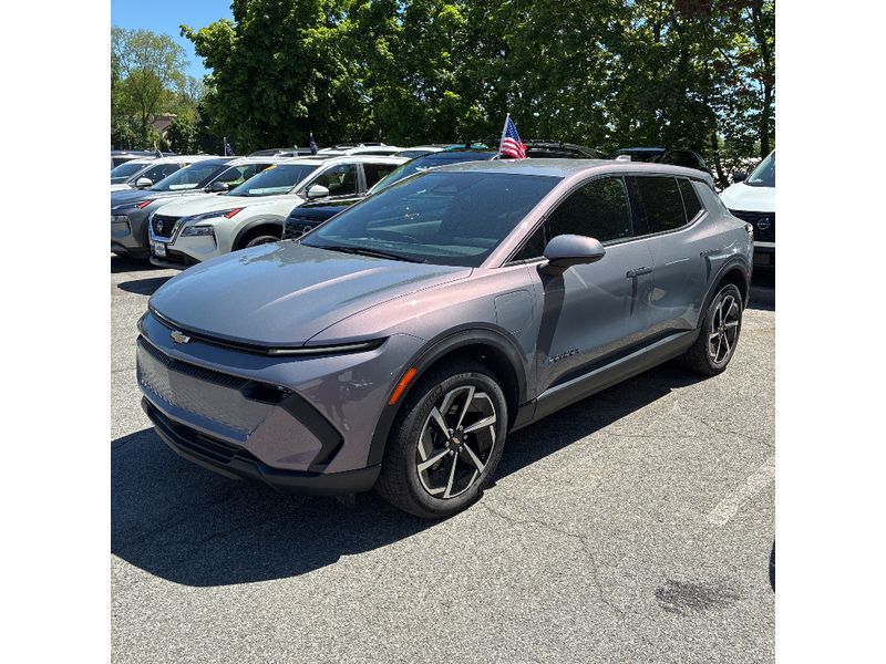 2025 Chevrolet Equinox EV 2LT eAWD's photo