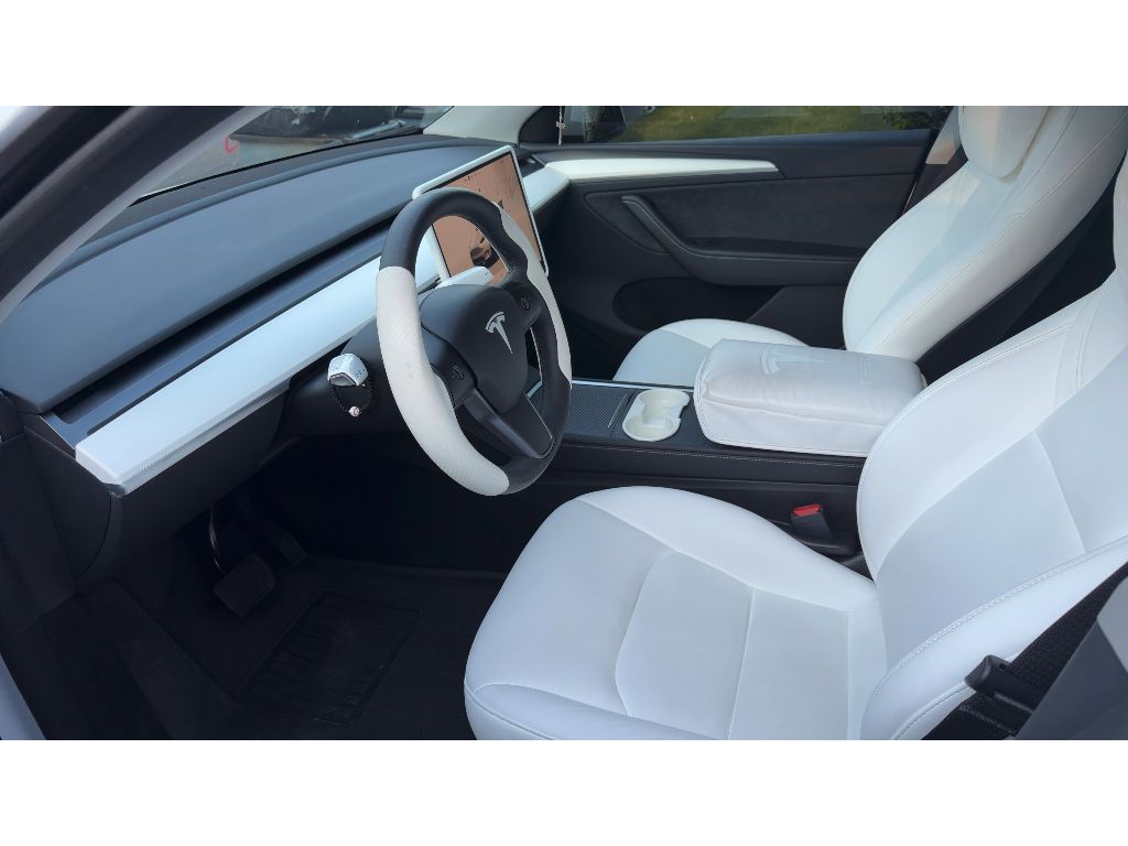 2023 Tesla Model Y Long Range Dual Motor All-Wheel Drive's photo