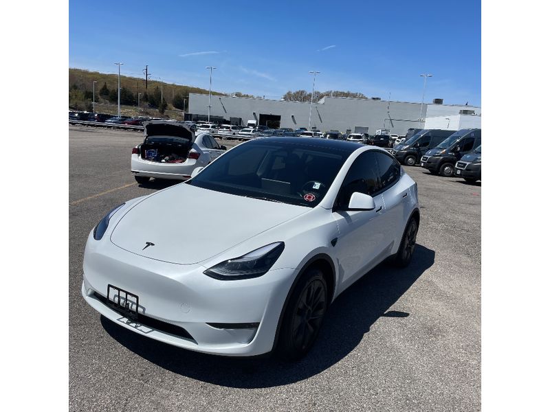 2025 Tesla Model Y Long Range Dual Motor All-Wheel Drive's photo