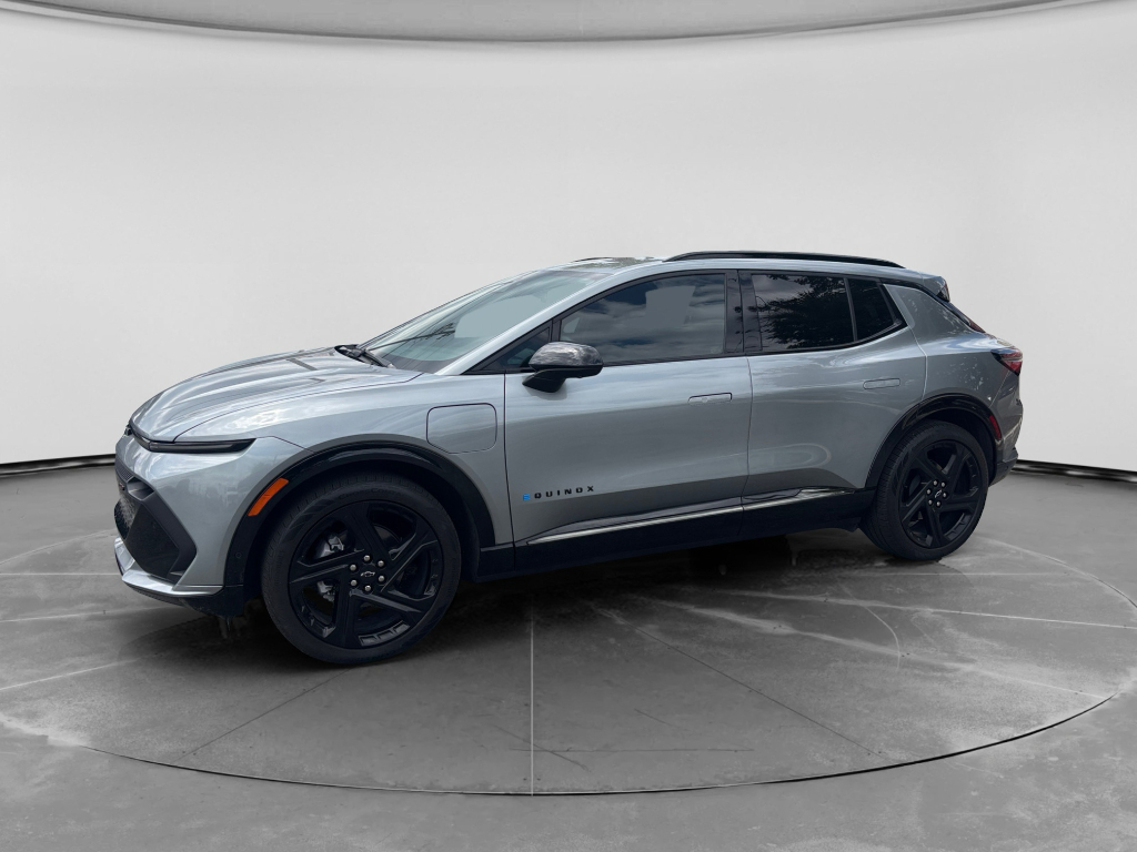 2024 Chevrolet Equinox EV Launch Edition FWD's photo
