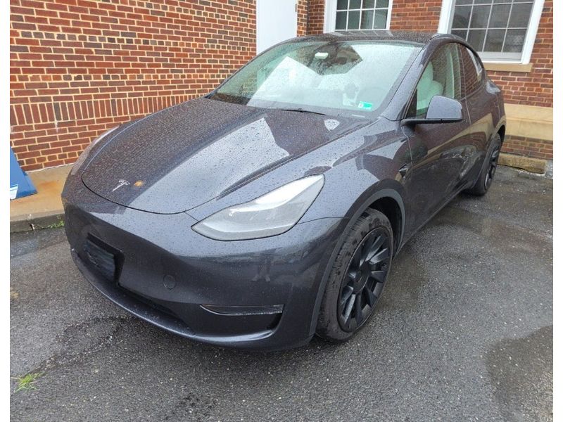 2024 Tesla Model Y Long Range Dual Motor All-Wheel Drive's photo