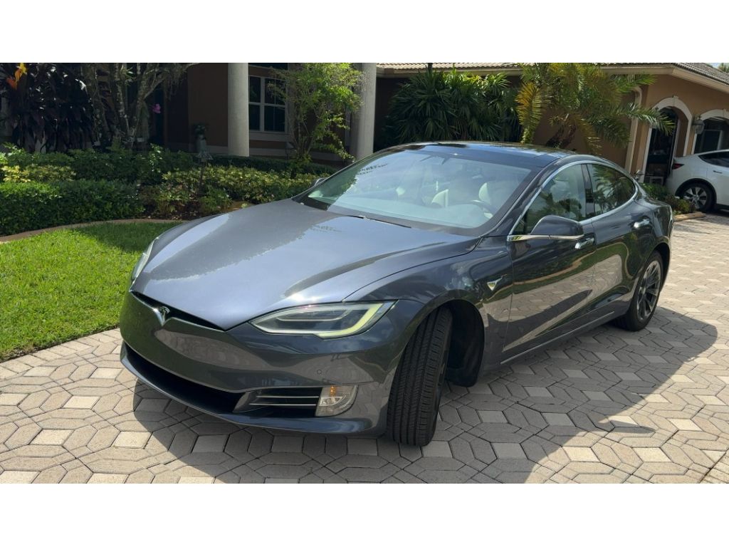 2019 Tesla Model S 100D's photo