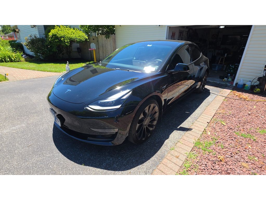 2022 Tesla Model 3 Performance Dual Motor All-Wheel Drive's photo
