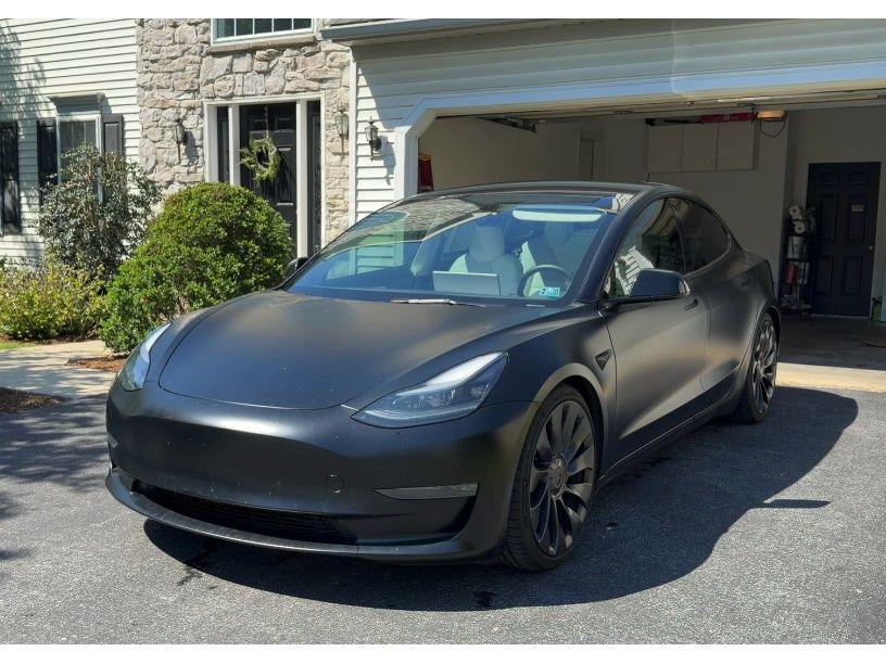 2023 Tesla Model 3 Performance's photo