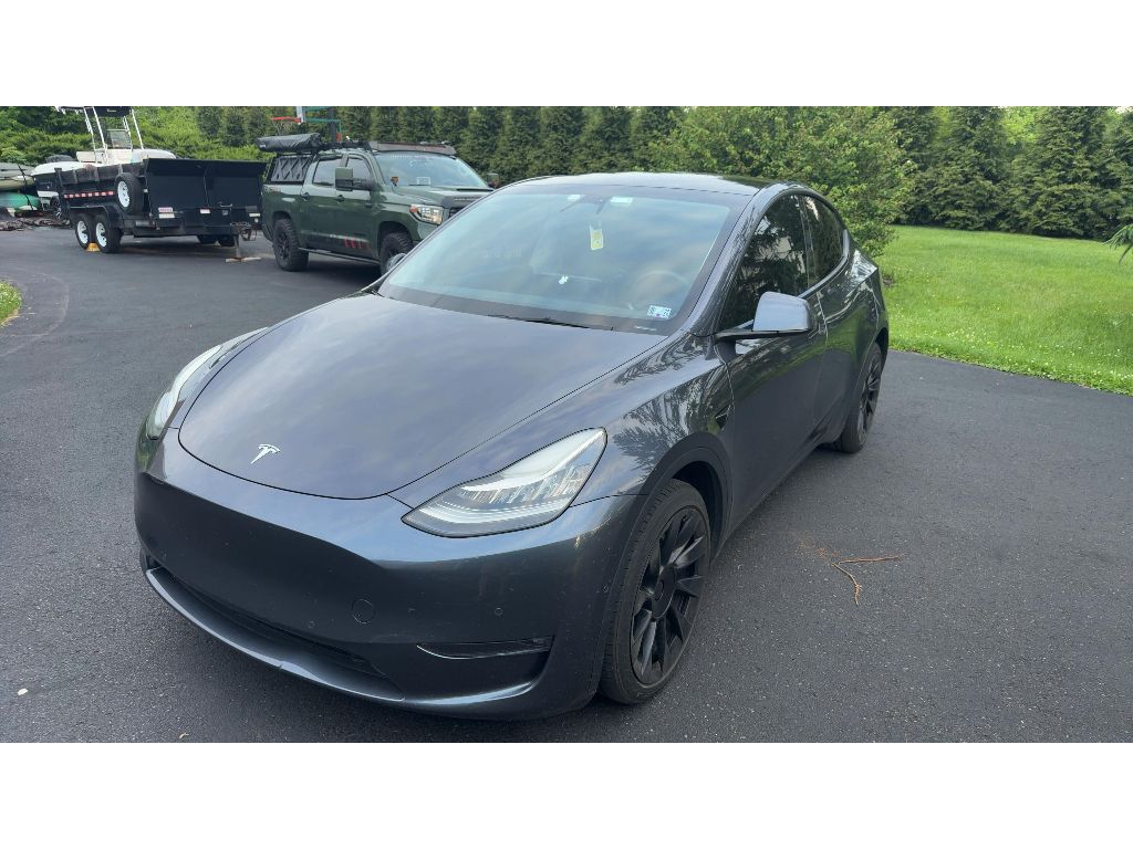 2022 Tesla Model Y Long Range Dual Motor All-Wheel Drive's photo