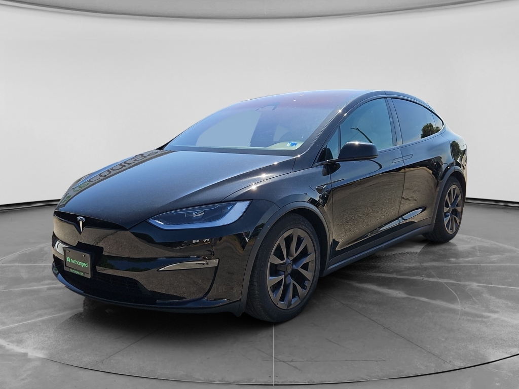2024 Tesla Model X Long Range's photo