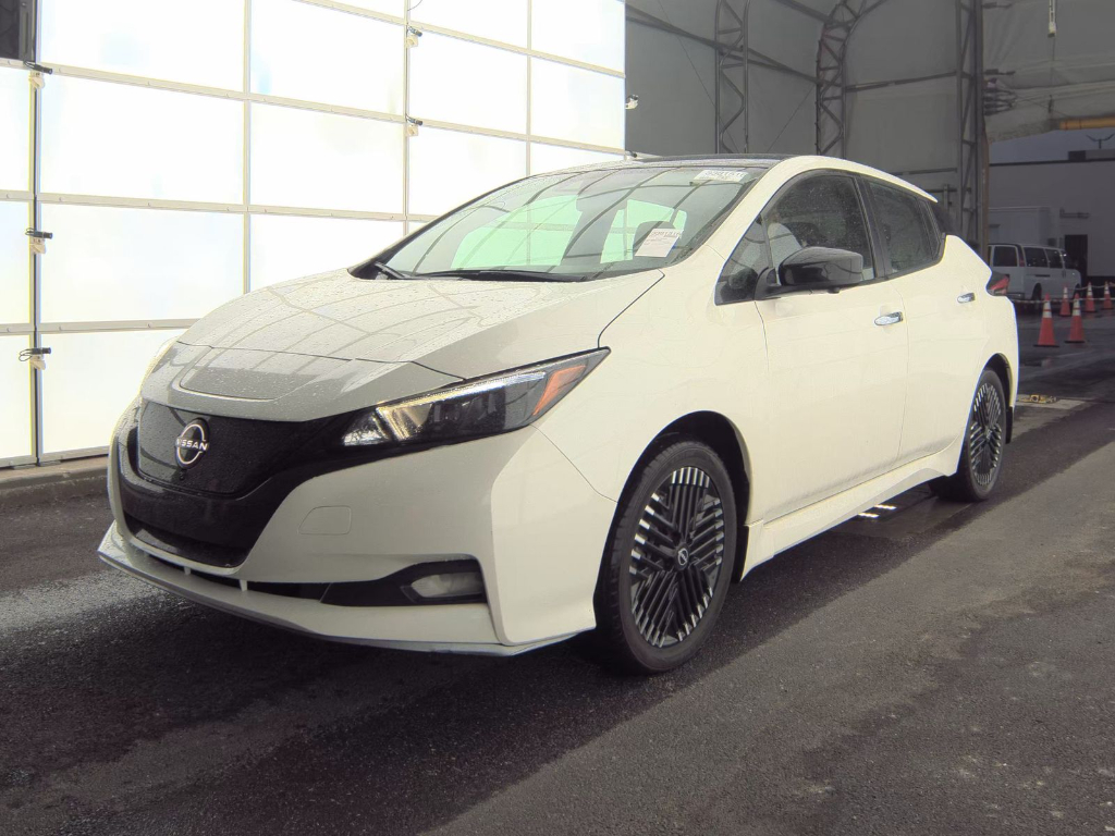 2023 Nissan Leaf SV Plus's photo