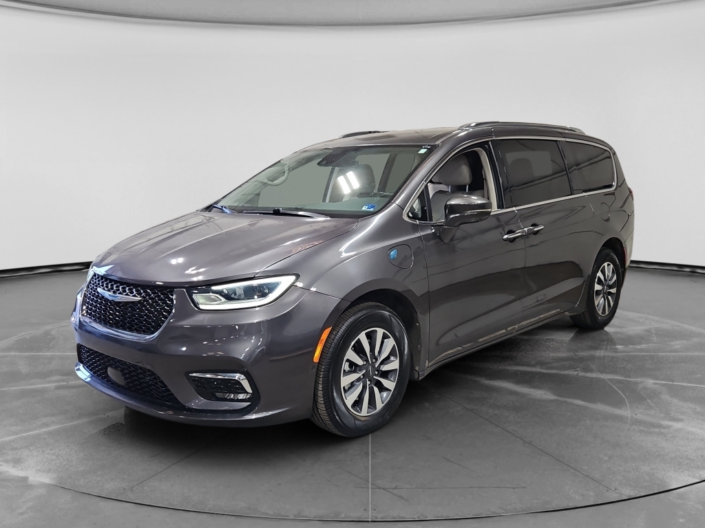 2021 Chrysler Pacifica Hybrid Touring L Hybrid's photo