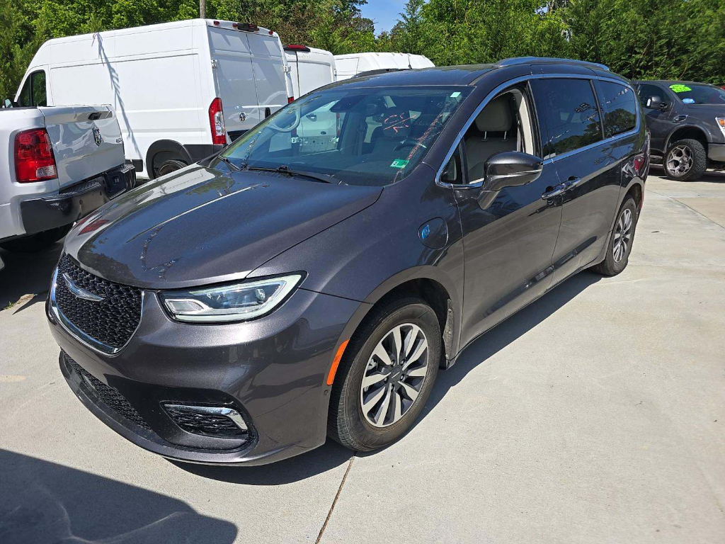 2021 Chrysler Pacifica Hybrid Touring L Hybrid's photo