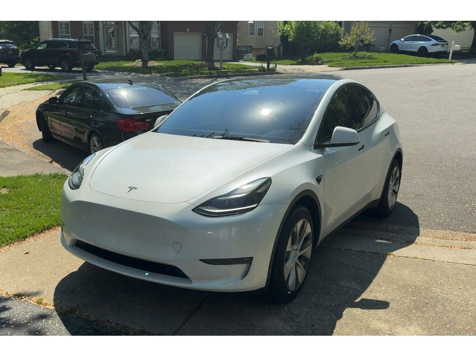 2023 Tesla Model Y Long Range Dual Motor All-Wheel Drive's photo