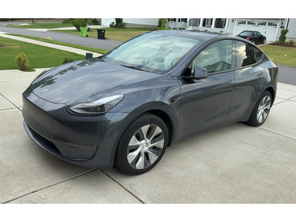 2023 Tesla Model Y Long Range Dual Motor All-Wheel Drive's photo
