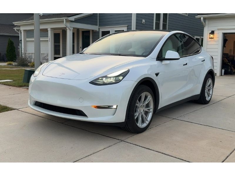 2023 Tesla Model Y Long Range Dual Motor All-Wheel Drive's photo