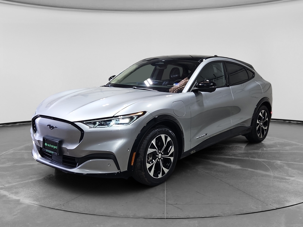 2021 Ford Mustang-Mach-e Premium's photo