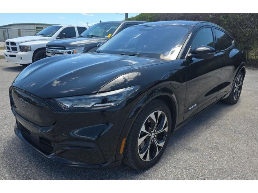 2023 Ford Mustang-Mach-e Premium's photo