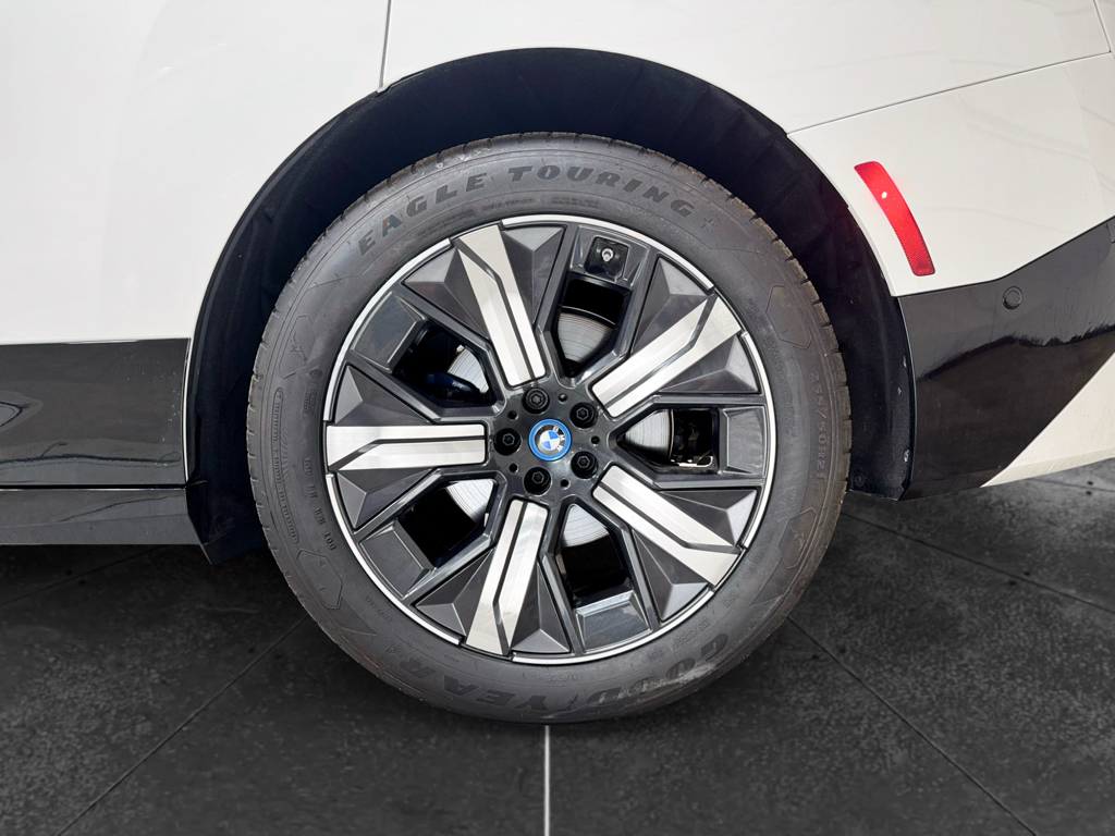 2025 BMW iX 50 - Photo 29