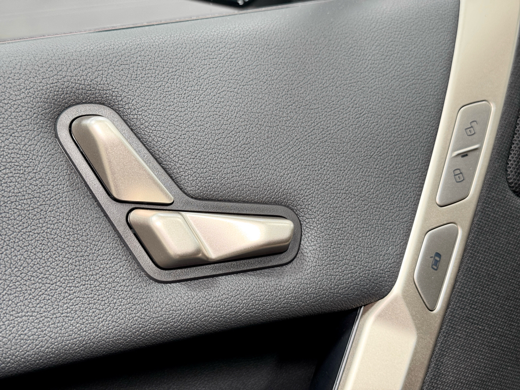 2025 BMW iX 50 - Photo 6