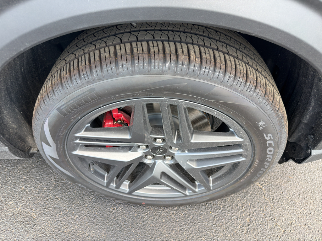 2026 Ford Explorer ST - Photo 11