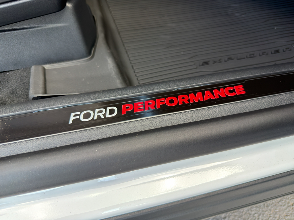 2026 Ford Explorer ST - Photo 14