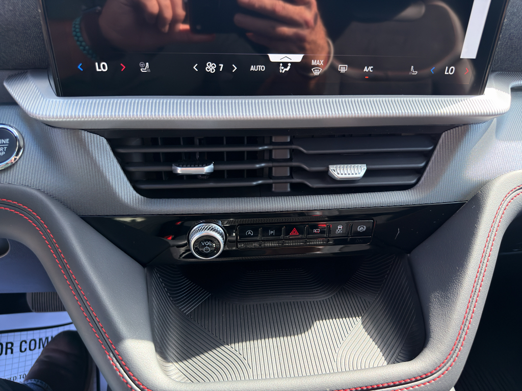 2026 Ford Explorer ST - Photo 28