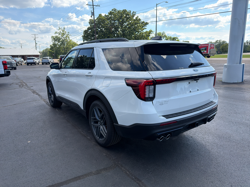 2026 Ford Explorer ST - Photo 7