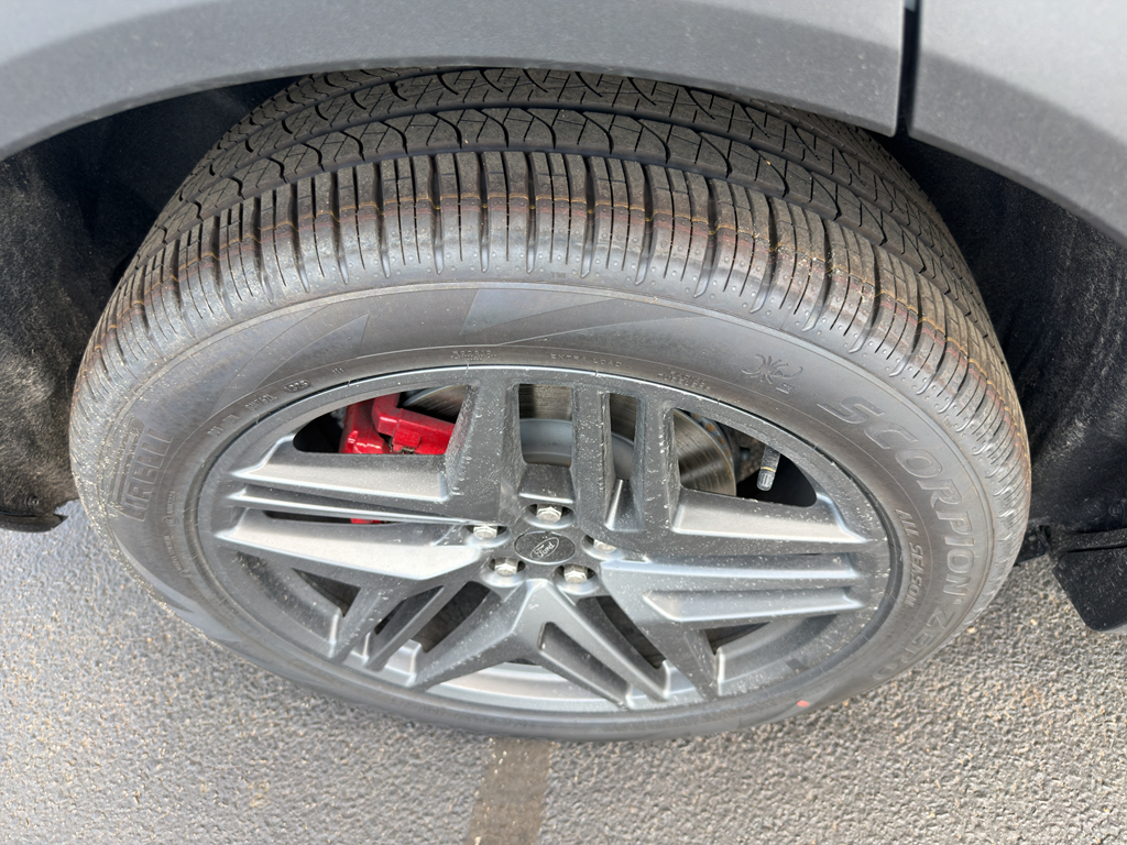 2026 Ford Explorer ST - Photo 12