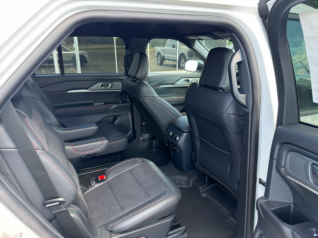 2026 Ford Explorer ST - Photo 16