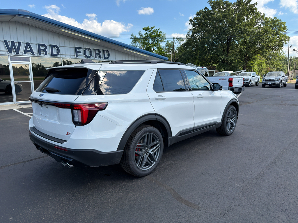2026 Ford Explorer ST - Photo 5