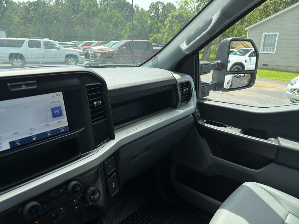 2026 Ford F-350 Super Duty Chassis Cab XL - Photo 18