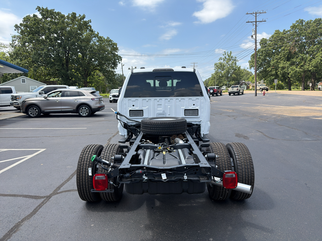 2026 Ford F-350 Super Duty Chassis Cab XL - Photo 6