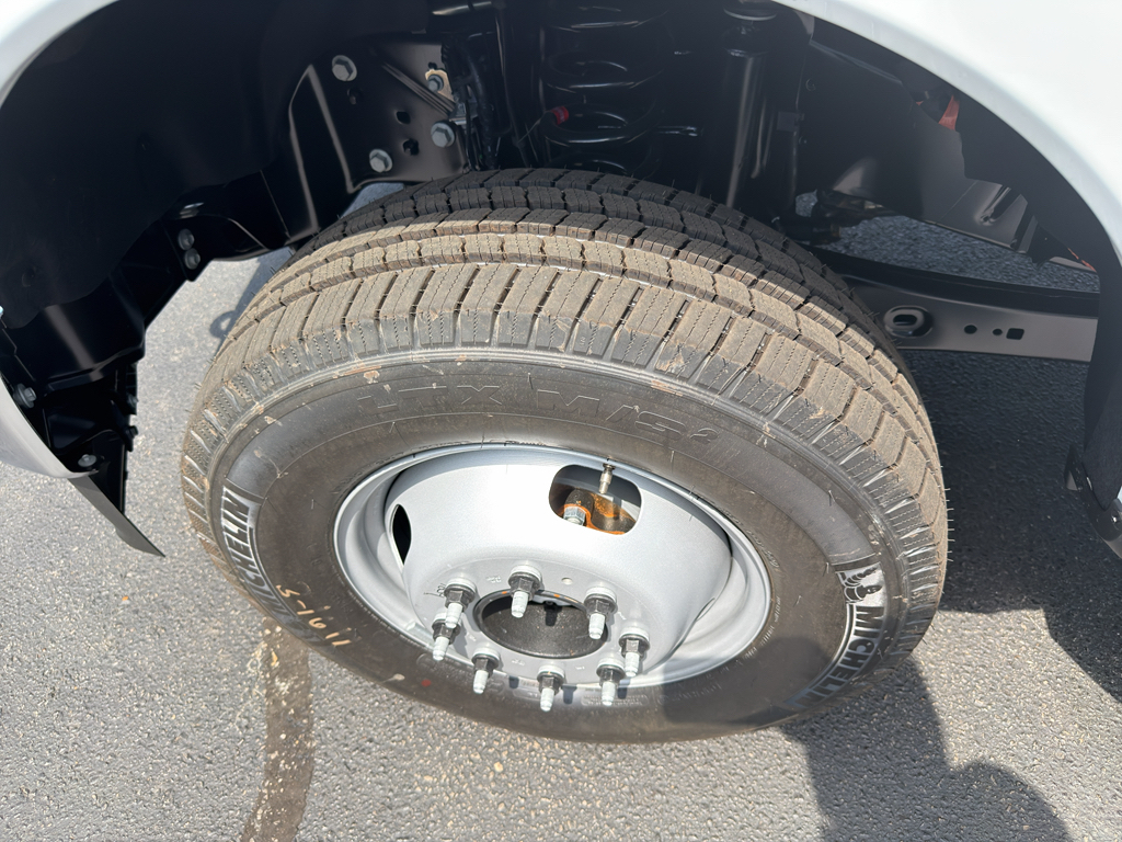 2026 Ford F-350 Super Duty Chassis Cab XL - Photo 10