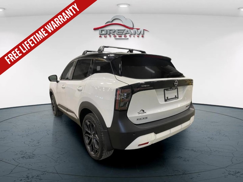 new 2026 NISSAN KICKS SR