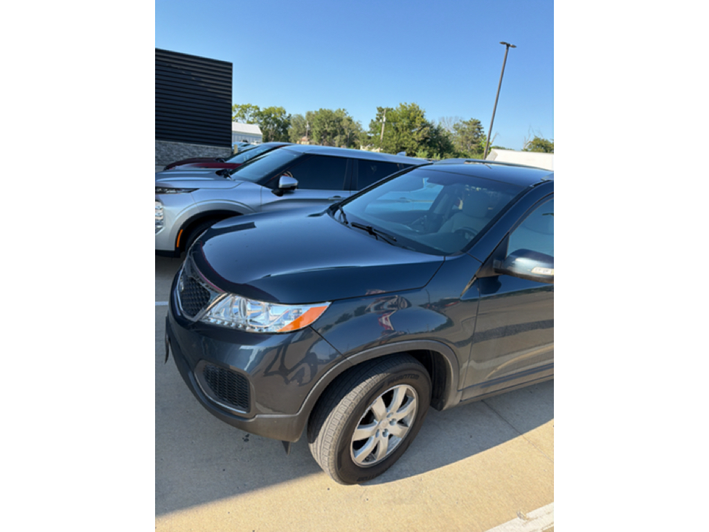 used 2011 KIA SORENTO LX
