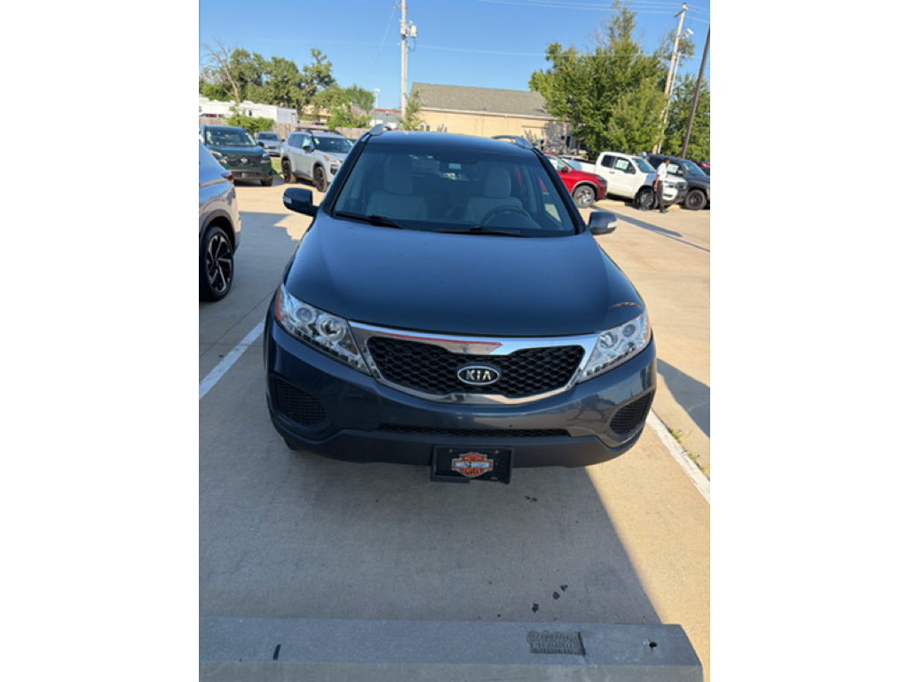 used 2011 KIA SORENTO LX