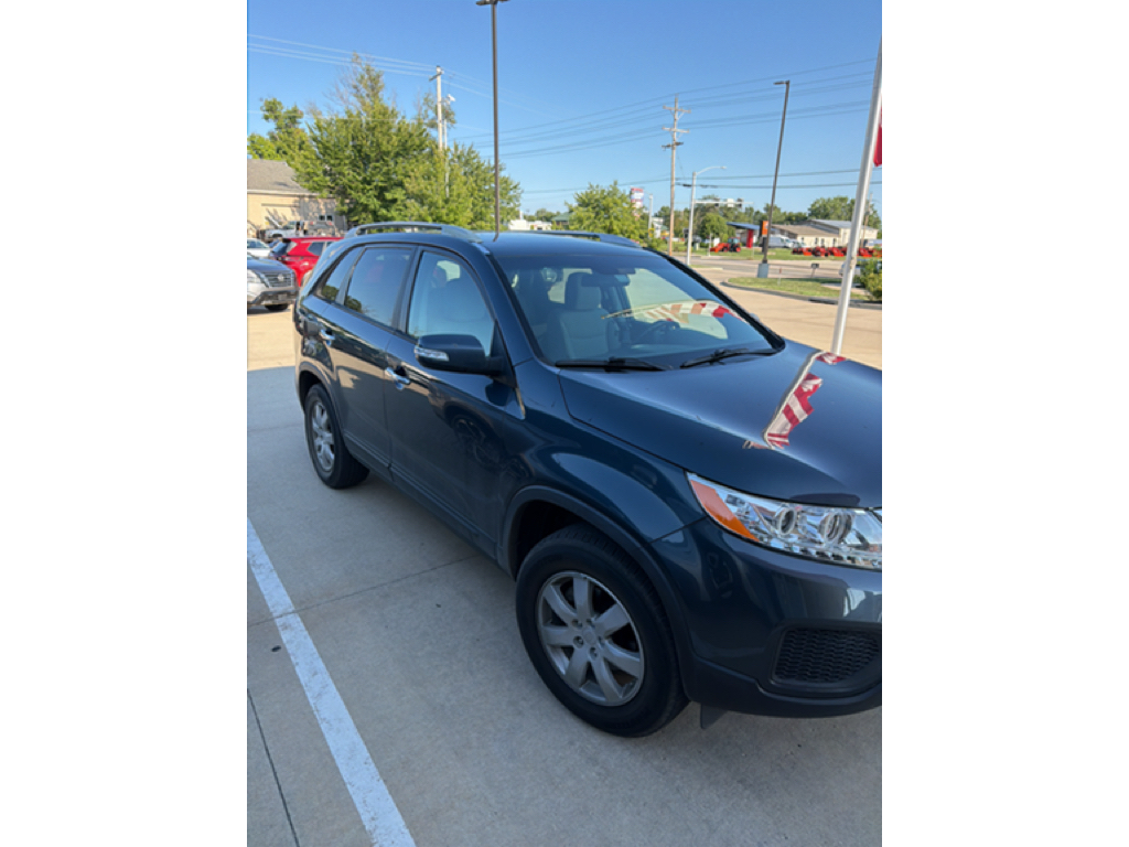 used 2011 KIA SORENTO LX